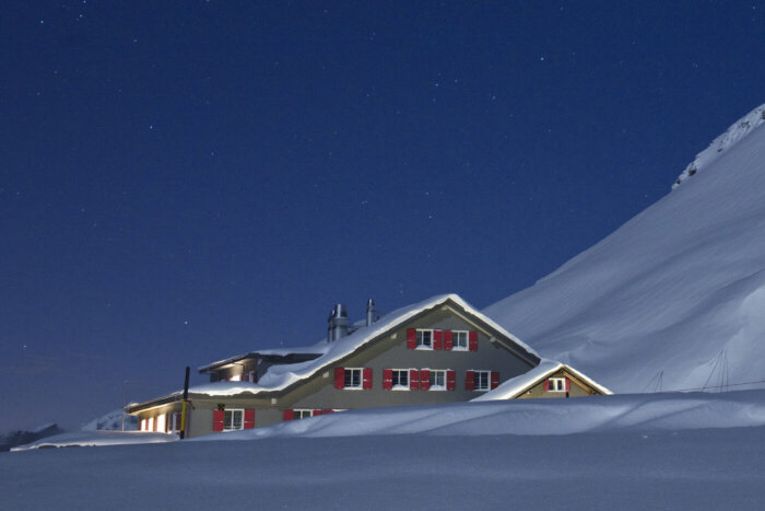 2 Jochpass bynight