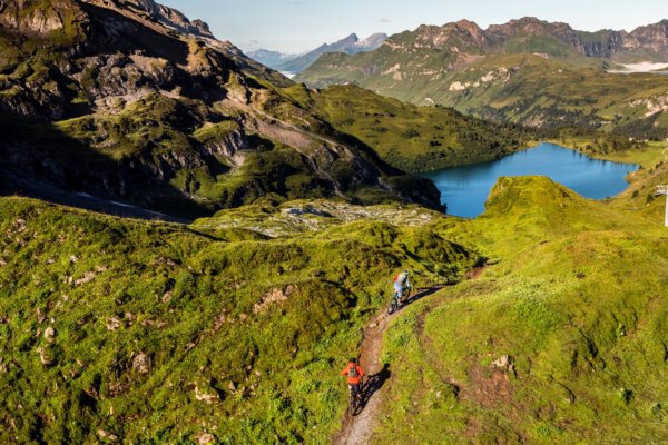 Jochpass Sommer Region Biken Vier Seen Biketour 01