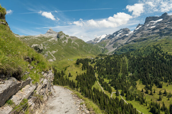 Jochpass Sommer Region Vier Seen Wanderung 01